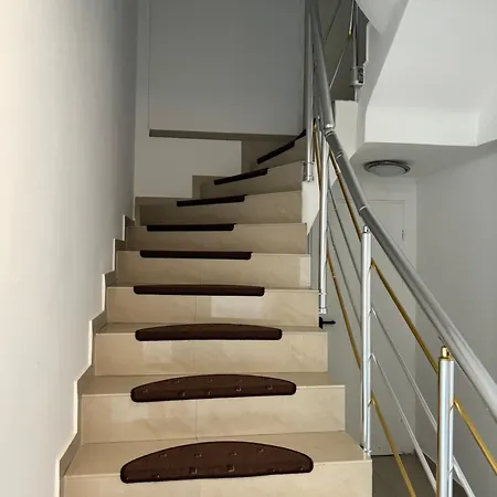 - Next To Frankfurt Apartment *
