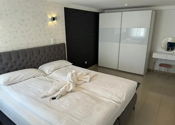 - Next To Frankfurt * Maintal